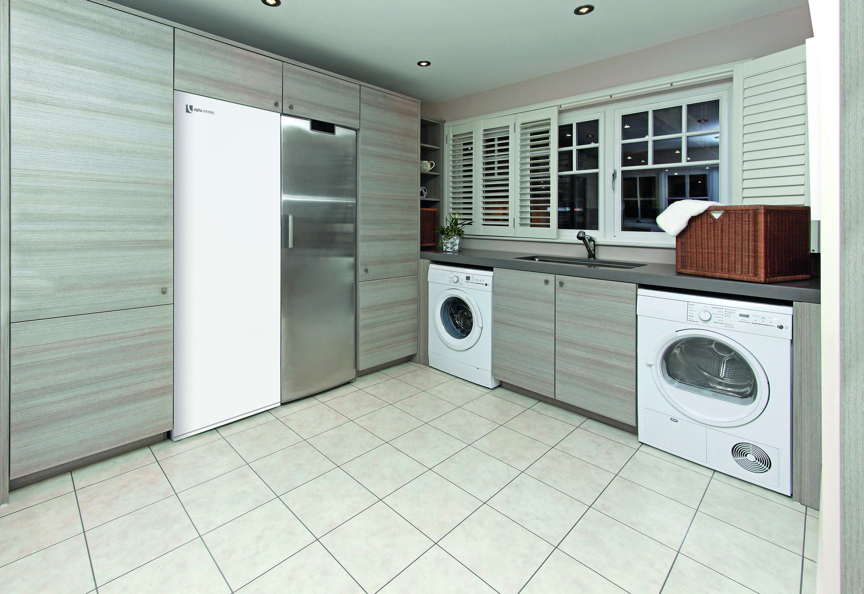 Alterra PWZSV 162H3S Inverter væske-vann varmepumpe m/ bereder, 3~ 400 V