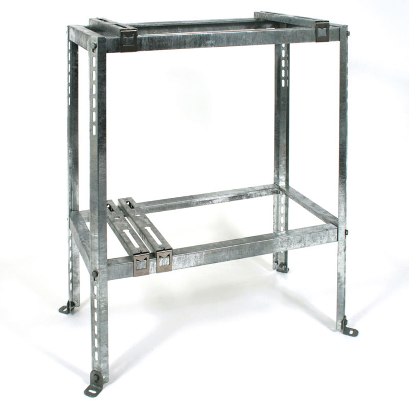 Bakkestativ QKBW-3 for to utedeler. Justerbar høyde på nivåer. Galvanisert