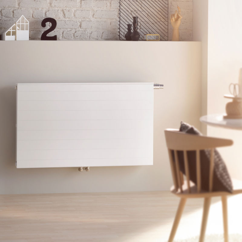 B-vare Line Vplus radiator 22, Therm-X2, H 605 x L 1005 mm, radiatorventil høyre