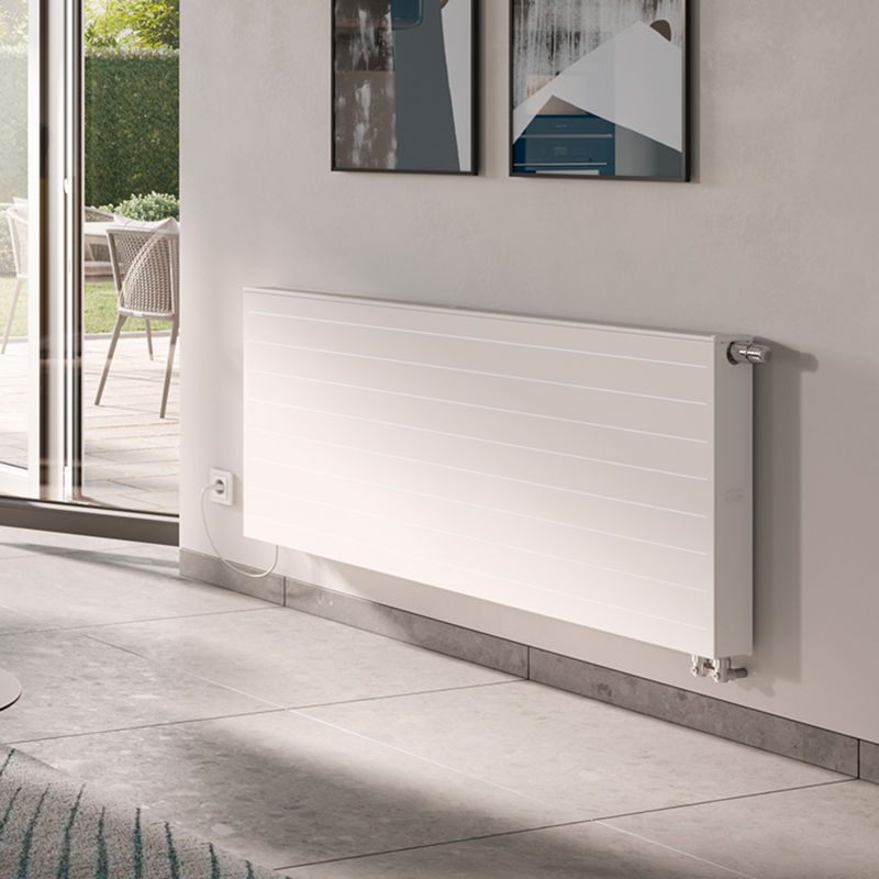 X-flair Line V radiator m/ vifte 22, H 605 x L 1405 mm, radiatorventil høyre